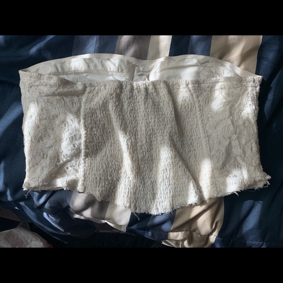 White crop top - Picture 2 of 3